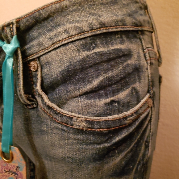 Truce Vintage Jeans - Picture 5 of 12